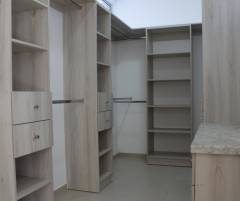 Walking Closet